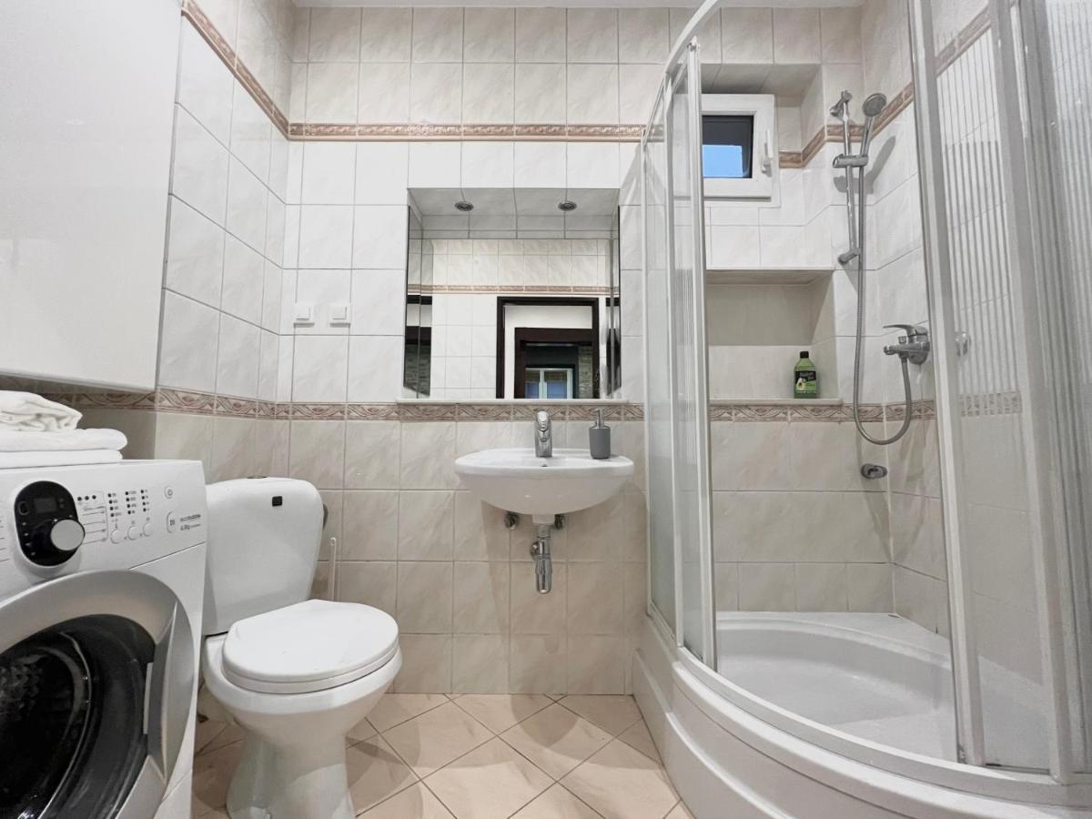 2-Room Apartment In The City Center Poznan Exterior foto